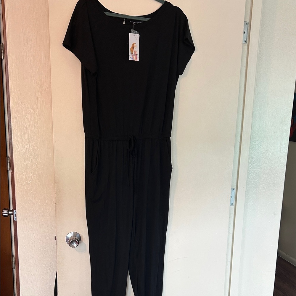 Pretty Garden black jumpsuit